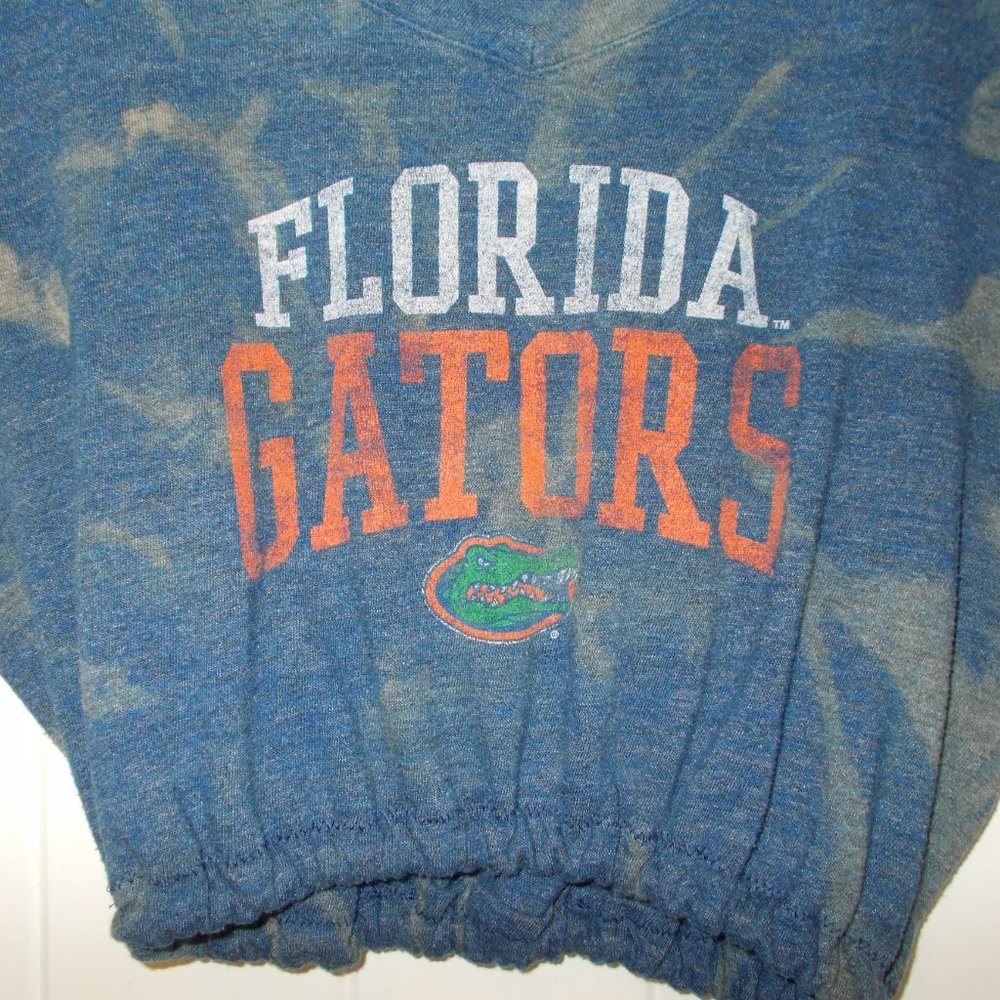 Reworked‎ Cropped University of Florida Gators Hand Bleached T-Shirt Size XL - Picture 3 of 5